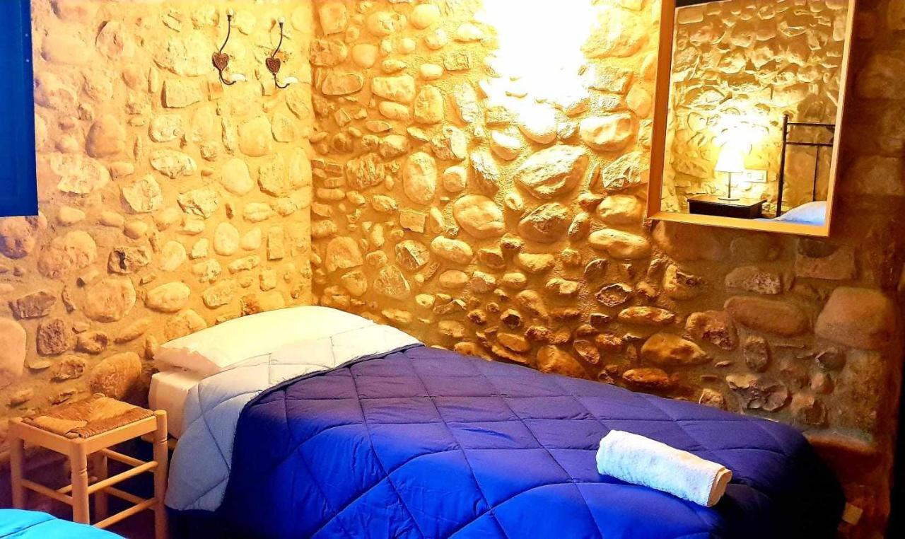 Masia Para Grupos Con Piscina Privada28 Pax Cabanelles Экстерьер фото